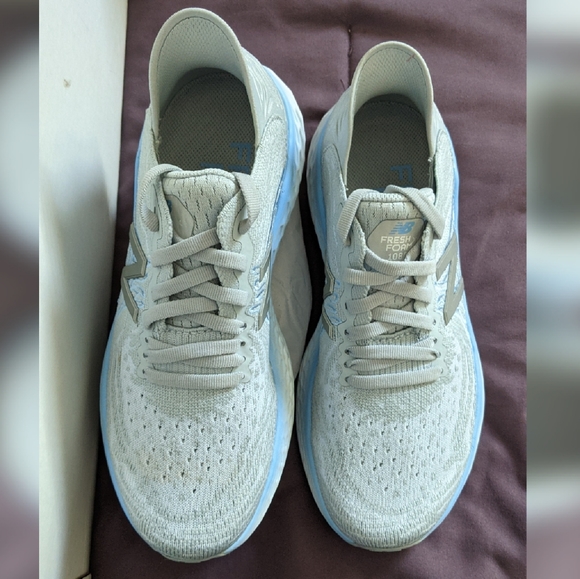 New Balance athletic shoes - Picture 3 of 3